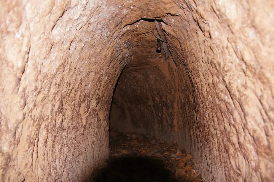 Šaurs tunelis Cu Chi tuneļos