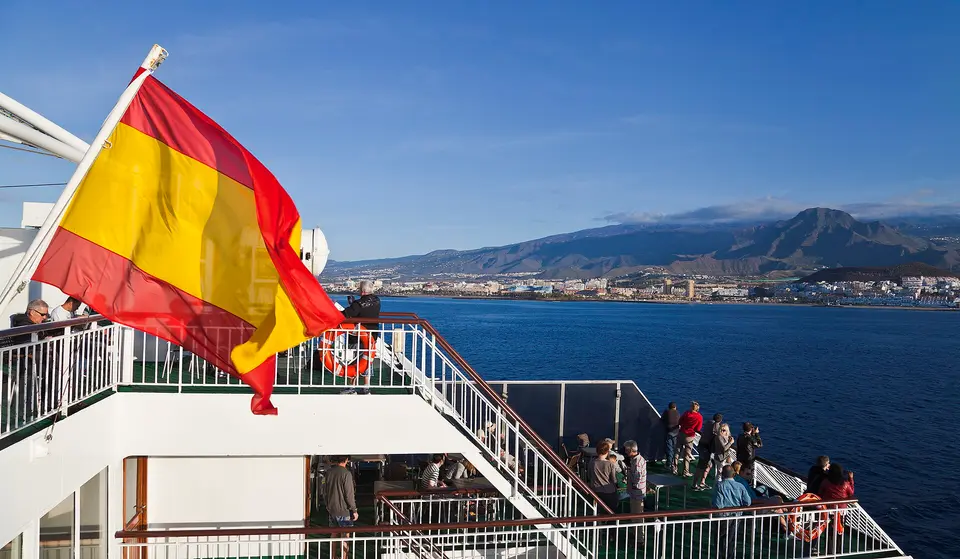 Los Kristianos un līcis, skats no prāmja klāja